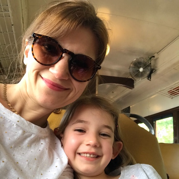 Meet your Posher, Amy - Picture 1 of 1